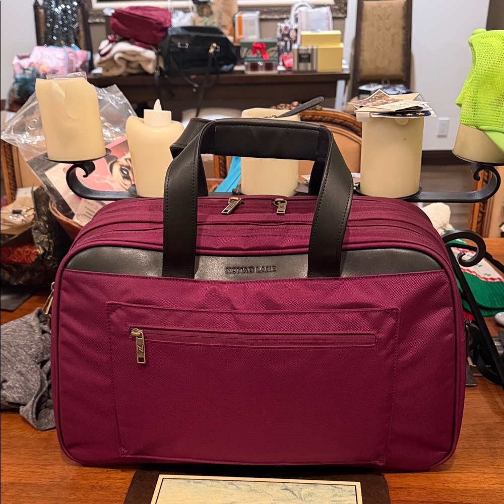 “NOMAD LANE” NWOT Bento Bag in Bordeaux
